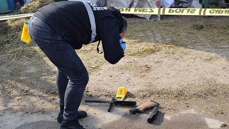 Annesi ile tartışan babasını tüfekle vurarak öldürdü
