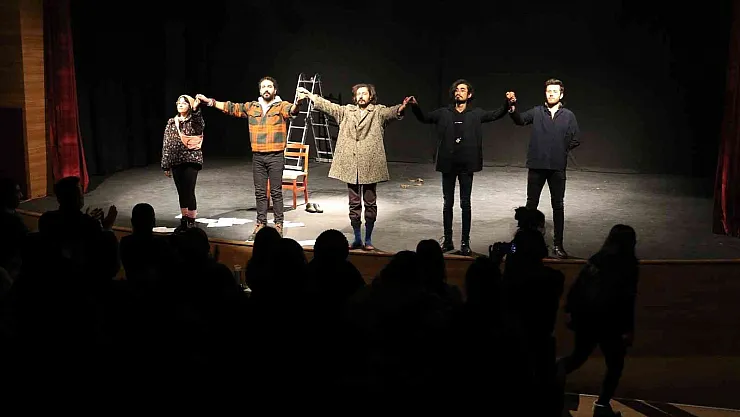 Van'da 'Ben Feuerbach' oyunu büyük ilgi gördü
