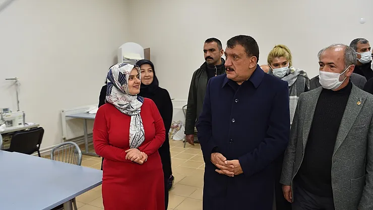 Düzenlenen kurs programında geri dönüşüme katkı sağlanıyor
