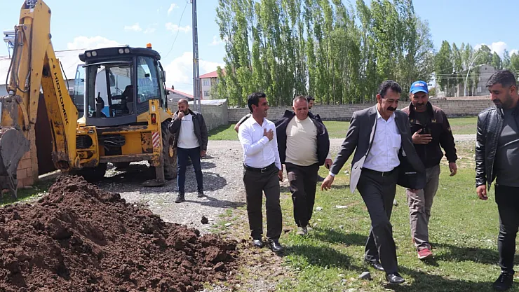 Ağrı Belediyesi 1500 metre kazı yaparak içme suyu hattı çekti