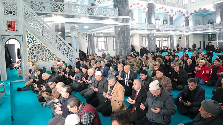 Ağrı'da Deprem Şehitleri İçin Mevlid Programı Düzenlendi