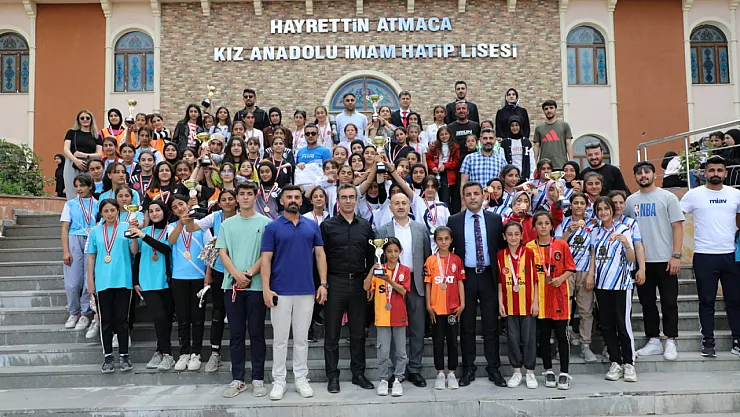 Ağrı'da 'Haydi Kızlar Spora' temalı spor şenliği sona erdi