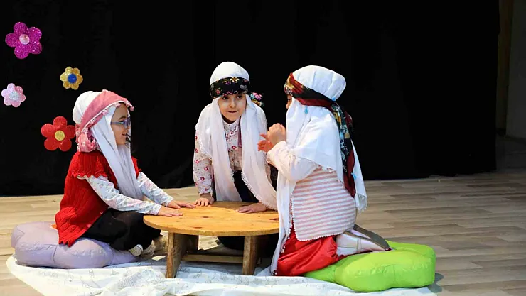 Ağrı'da Hayrat Çocuk Kulübü yıl sonu yeteneğini sergiledi
