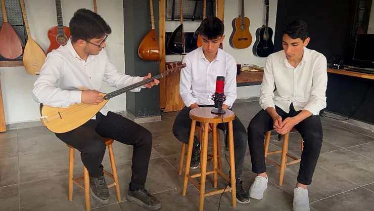 Ağrı'da öğrenciler şiir temalı videolarla yarıştı