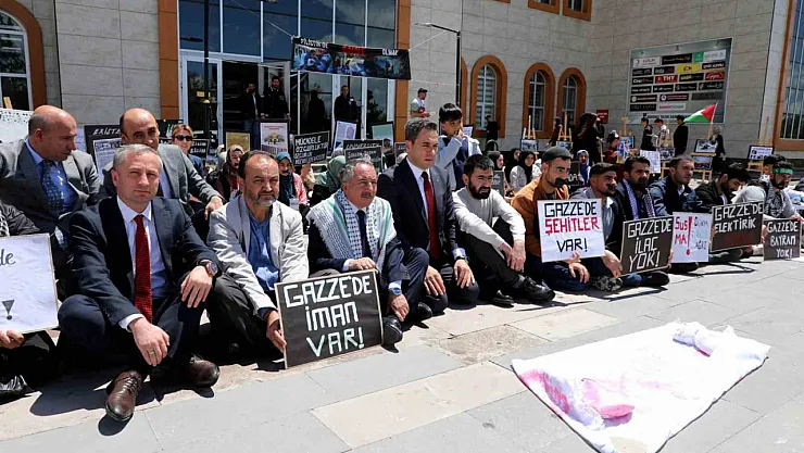 Ağrı'da oturma eylemi ile Gazze'ye destek