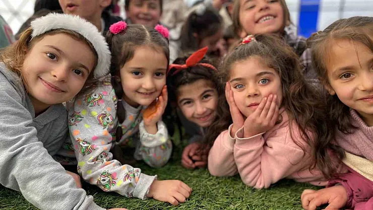 Ağrı'da yıl sonu etkinlikleri renkli görüntüler oluşturdu