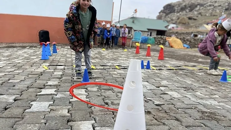 Ağrı Diyadin Gençlik Spor Merkezi'nden Şahinşah İlkokulu'na Eğlenceli Etkinlik