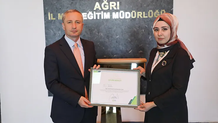 Ağrı Erol Parlak Güzel Sanatlar Lisesi'ne Sıfır Atık Beratı