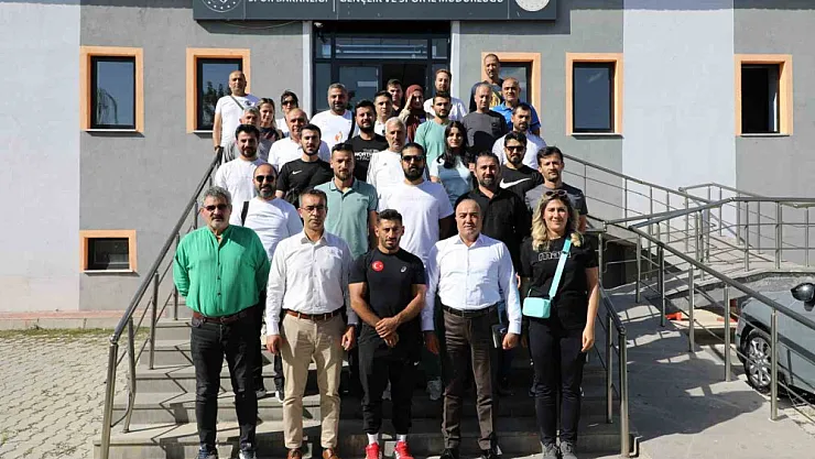 Ağrı Gençlik ve Spor İl Müdürlüğü, yeni sezon öncesi antrenörleri ile toplantı yaptı