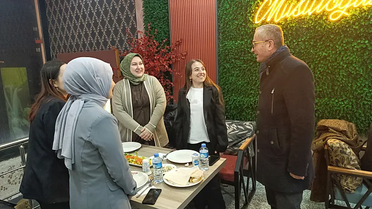 Ağrı Hamur'da Aday Öğretmenler İçin Tanışma ve Kaynaşma Yemeği Düzenlendi