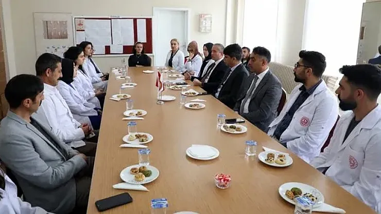 Ağrı Milli Eğitim Müdürü Kökrek Hamur'da öğretmenlere Maarif Modeli'ni anlattı