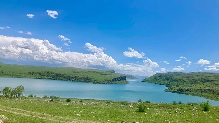 Ağrı Yazıcı Barajı Yağışlarla Yeniden Hayat Buldu: Doğa Göz Kamaştırıyor