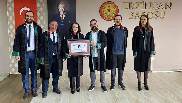 Stajyer avukatlar ruhsatnamelerini aldı
