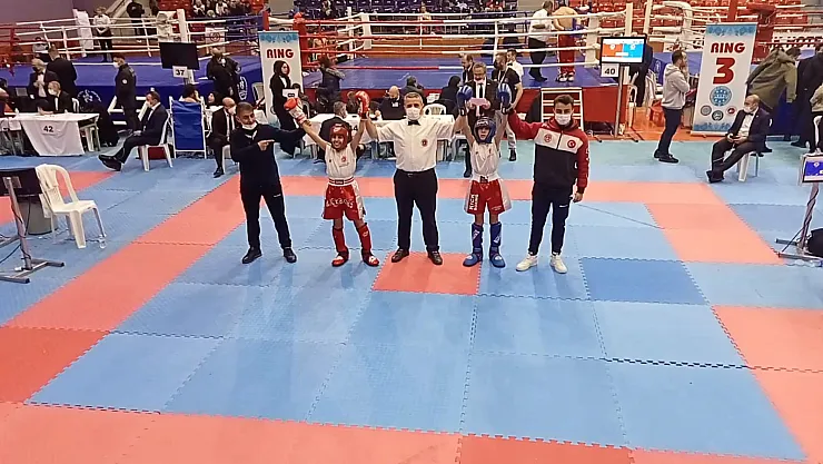 Vanlı kick boksçulardan 5 Türkiye şampiyonluğu
