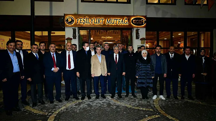 AK  Partili Demiröz, tarihi Yeşilyurt konaklarını inceledi
