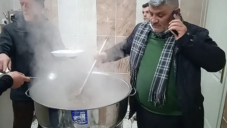 Mahalle sakinleri şükür hayvanı kesti
