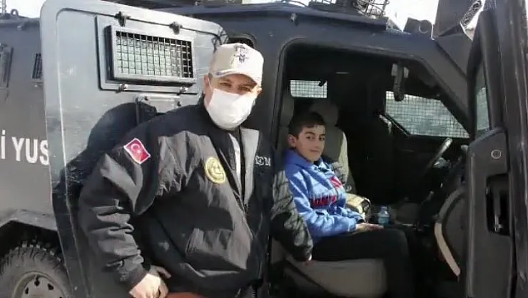 Van polisi çocuklarla buluştu
