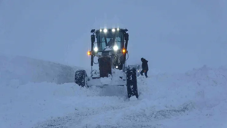 Muş'ta 211 köy yolu ulaşıma kapandı