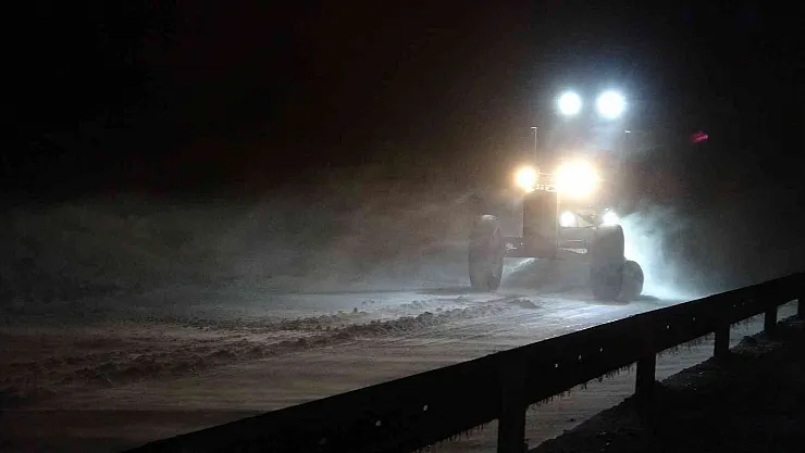 Ulaşıma kar ve tipi engeli