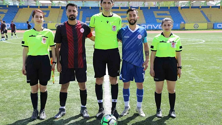 Erkekler Futbol Bölge Şampiyonası Ağrı'da başladı