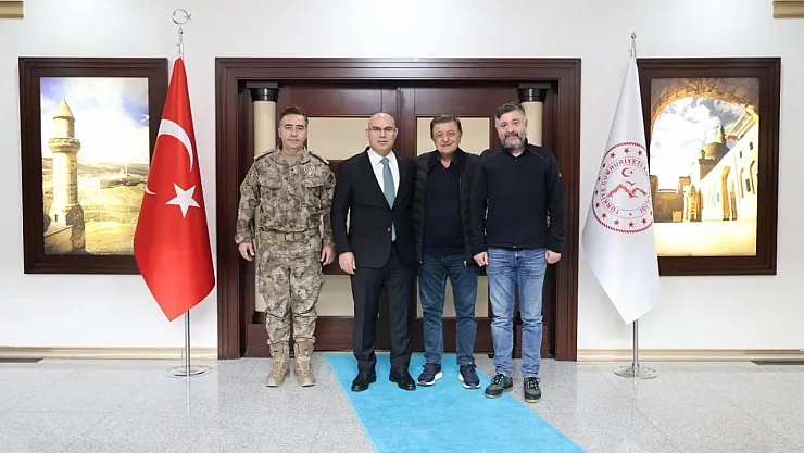 Vali Koç, Spor Adamı Yılmaz Vural'ı Ağırladı: Ağrı'da Spor ve Gençlik Ele Alındı