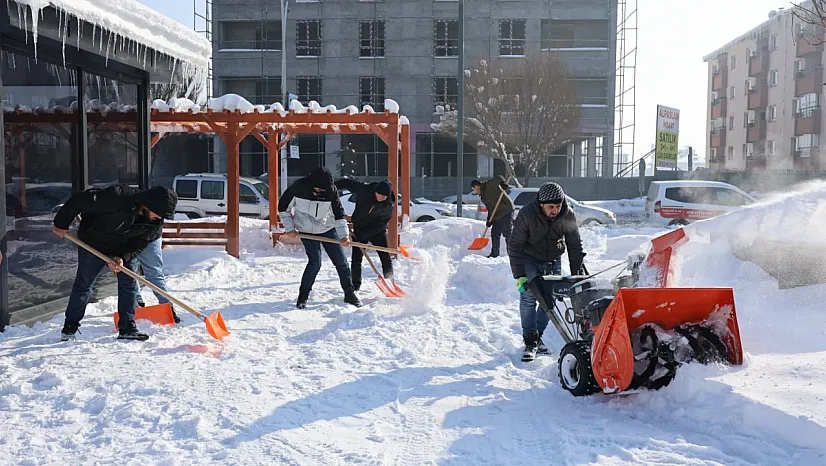 Ağrı'da hayatı durdurmayan mücadele!