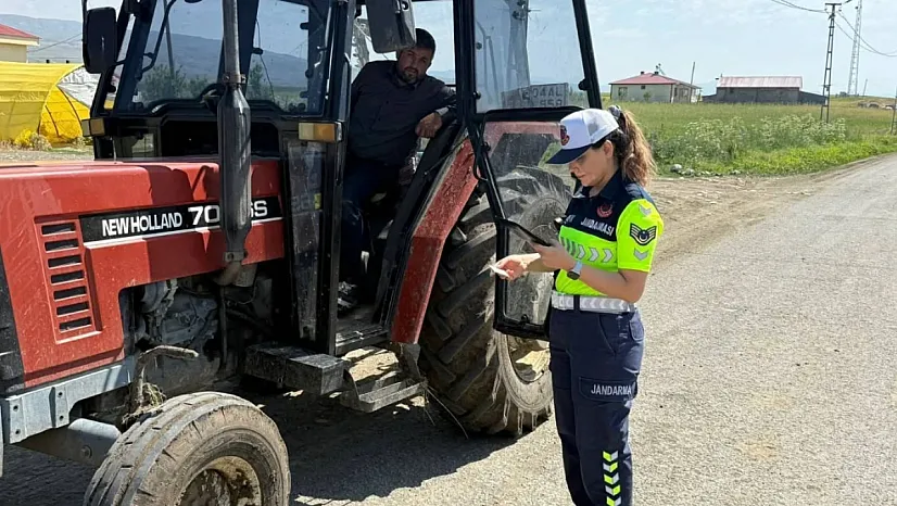 Ağrı'da Jandarmadan Kapsamlı Trafik Denetimi: 89 Sürücüye Ceza Kesildi!