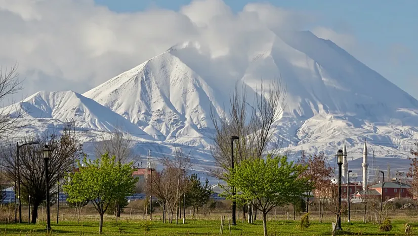 Ağrı'da Kösedağ Karla Kaplandı: Beyaz Gelinlik Gibi Görsel Şölen