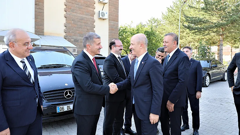 AİÇÜ Rektörü İlhami Gülçin, Malazgirt Zaferi Etkinlikleri Kapsamında Ahlat'ta YÖK Toplantısına Katıldı