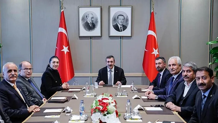 AK Parti Ağrı heyeti, Cevdet Yılmaz ile görüştü