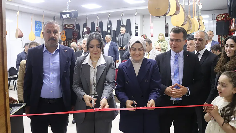Tutak Belediye Başkanı Fevzi Sayan, Aile Destek Merkezi'ni Ziyaret Etti
