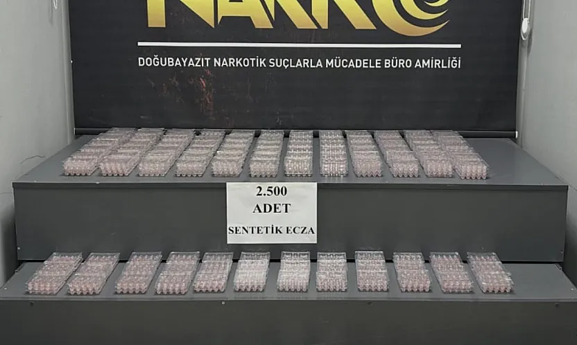 Ağrı Doğubayazıt'ta Narkotik Operasyonu: 2 Bin 500 Adet Sentetik Ecza Ele Geçirildi