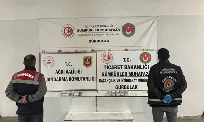 Ağrı Jandarma'dan Uluslararası TIR Operasyonu: 10,5 Kg Metamfetamin Yakalandı