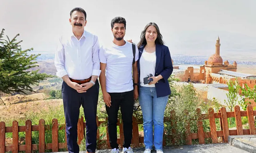 Ağrı'nın Umudu: Eş Başkanlar Hazal Aras ve Memet Akkuş'un Emek Dolu Yolculuğu