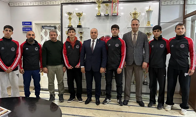 Ağrılı halterciler Türkiye'yi salladı: 3 madalya birden!